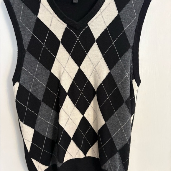 Express Design Studio Black Sweater Vest - Picture 2 of 4